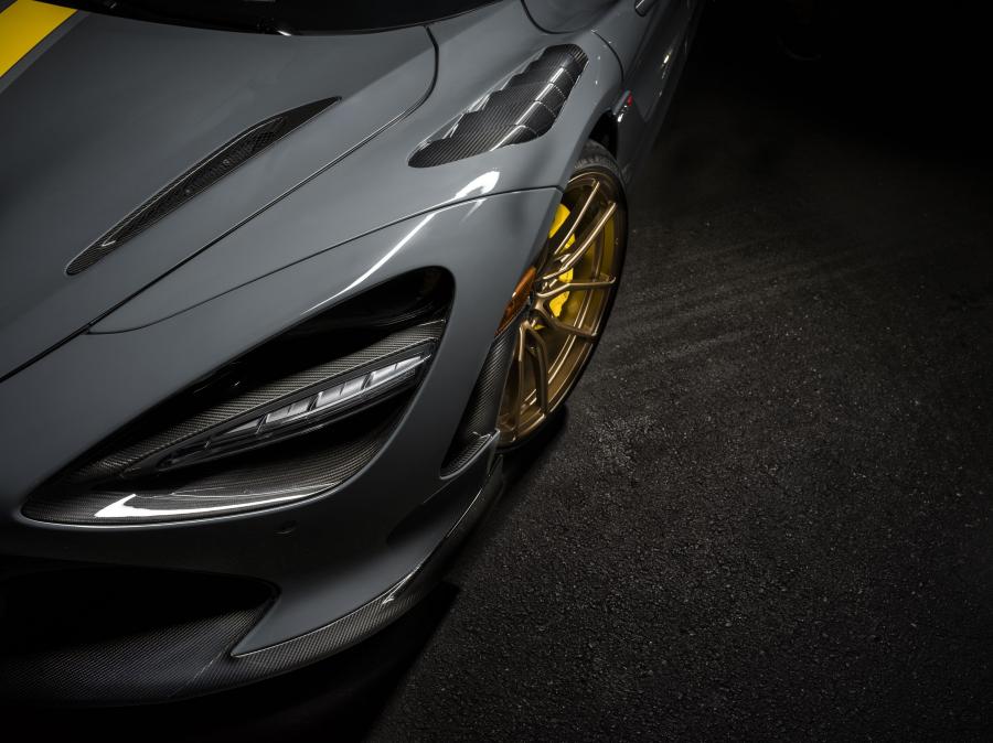 Детали экстерьера McLaren 720S Silverstone Aero by Vorsteiner 2018 года  (фото 31 из 40)